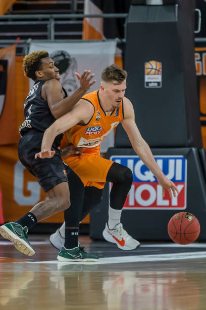 在国家队保 在国家队保